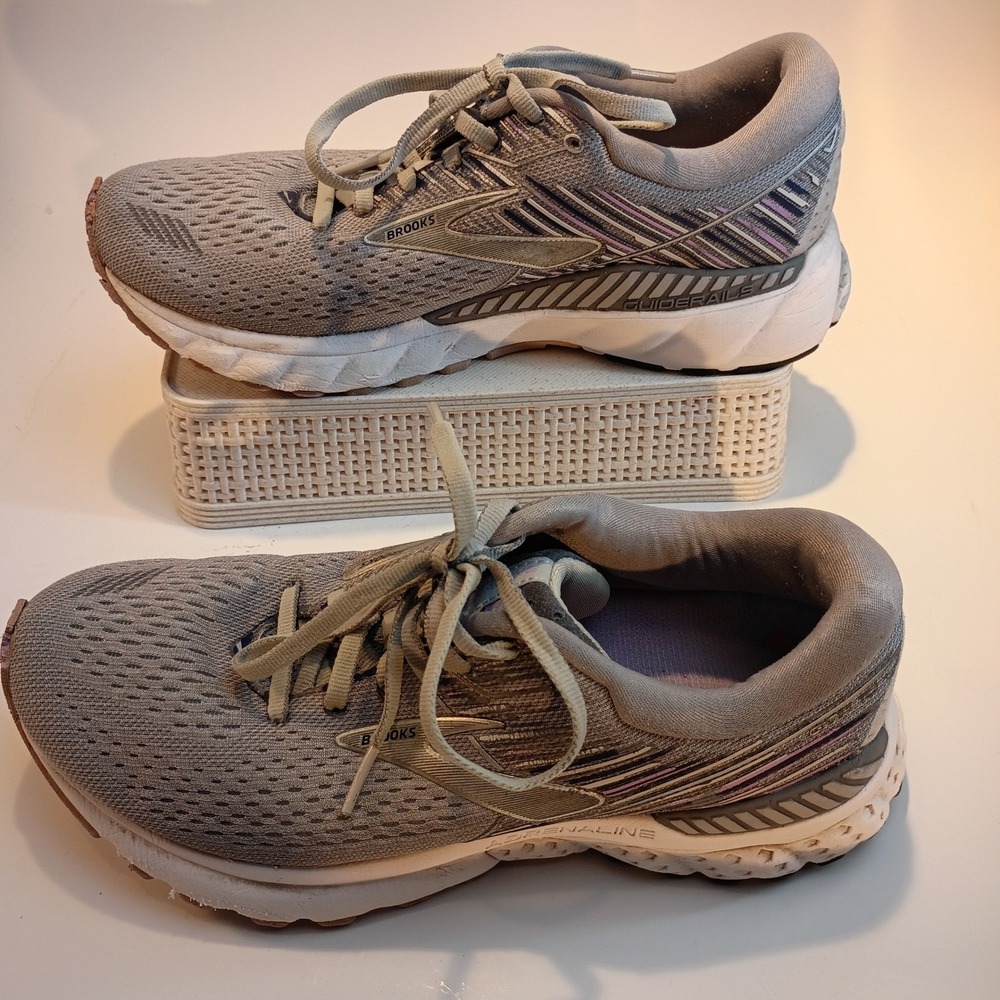 Brooks Adrenaline GTS 19 Womens Running Shoes Gray Purple 1202841B060 Medium B 9 - Picture 2 of 8